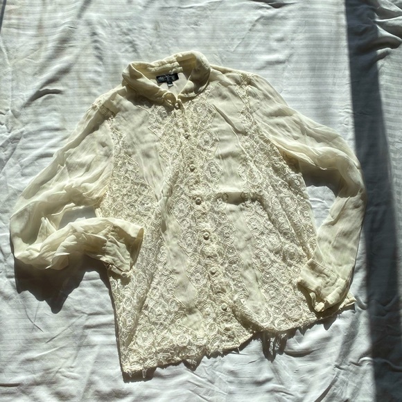 TOPSHOP Lace Front Button Up - Picture 1 of 3